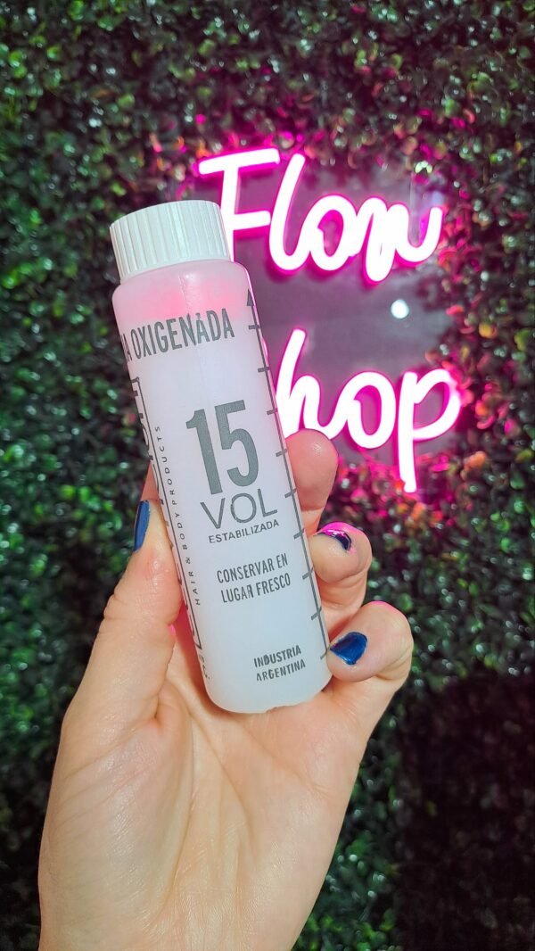 OXIGENADA 15vol crema. 
x 100cc